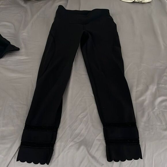 Free People FP Movement scalloped leggings size XS cropped with detail - Picture 1 of 4